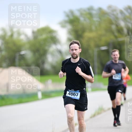 07.04.2024 - 43. Internationalen Wilhelmsburger Insellauf Dr. Thomas Lammeyer http://msf.ph/oto/6047497 07.04.2024 11:09:55 Laufen 4007 meine-sportfotos.de
