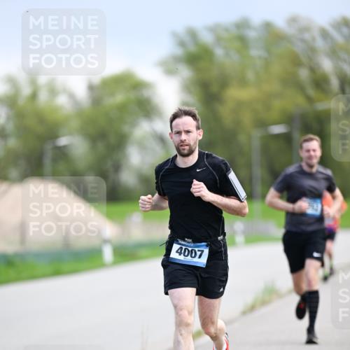 07.04.2024 - 43. Internationalen Wilhelmsburger Insellauf Dr. Thomas Lammeyer http://msf.ph/oto/6047499 07.04.2024 11:09:56 Laufen 4007 meine-sportfotos.de