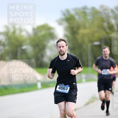 07.04.2024 - 43. Internationalen Wilhelmsburger Insellauf Dr. Thomas Lammeyer http://msf.ph/oto/6047502 07.04.2024 11:09:56 Laufen 4007 meine-sportfotos.de