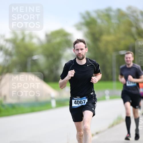 07.04.2024 - 43. Internationalen Wilhelmsburger Insellauf Dr. Thomas Lammeyer http://msf.ph/oto/6047504 07.04.2024 11:09:56 Laufen 4007 meine-sportfotos.de