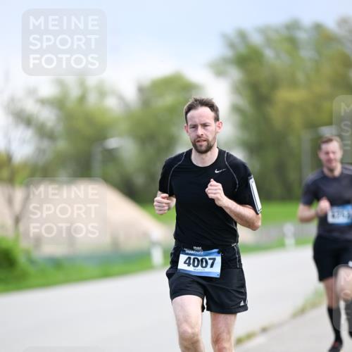 07.04.2024 - 43. Internationalen Wilhelmsburger Insellauf Dr. Thomas Lammeyer http://msf.ph/oto/6047509 07.04.2024 11:09:56 Laufen 4007 meine-sportfotos.de