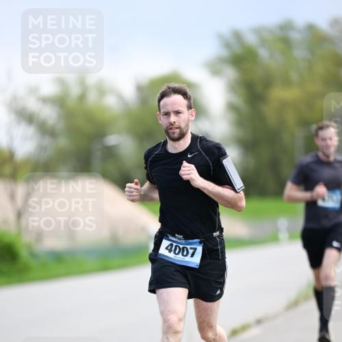 07.04.2024 - 43. Internationalen Wilhelmsburger Insellauf Dr. Thomas Lammeyer http://msf.ph/oto/6047511 07.04.2024 11:09:56 Laufen 4007 meine-sportfotos.de