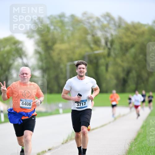 07.04.2024 - 43. Internationalen Wilhelmsburger Insellauf Dr. Thomas Lammeyer http://msf.ph/oto/6047563 07.04.2024 11:10:03 Laufen 4406, 3717 meine-sportfotos.de