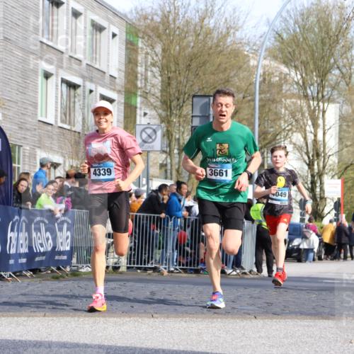 07.04.2024 - 43. Internationalen Wilhelmsburger Insellauf Strokosch-Dieckow http://msf.ph/oto/6047566 07.04.2024 11:20:36 Ziel 2406, 3243, 3661, 4049, 4339, 4357, 4384 meine-sportfotos.de