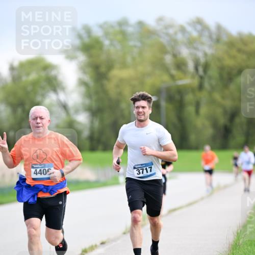07.04.2024 - 43. Internationalen Wilhelmsburger Insellauf Dr. Thomas Lammeyer http://msf.ph/oto/6047570 07.04.2024 11:10:04 Laufen 440, 3717 meine-sportfotos.de