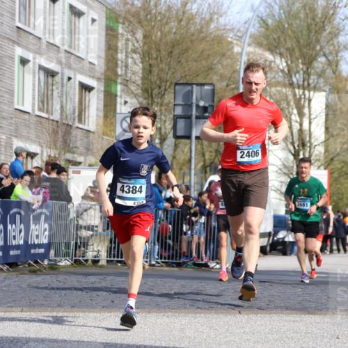 07.04.2024 - 43. Internationalen Wilhelmsburger Insellauf Strokosch-Dieckow http://msf.ph/oto/6047614 07.04.2024 11:20:33 Ziel 2406, 3661, 4049, 4311, 4339, 4384 meine-sportfotos.de