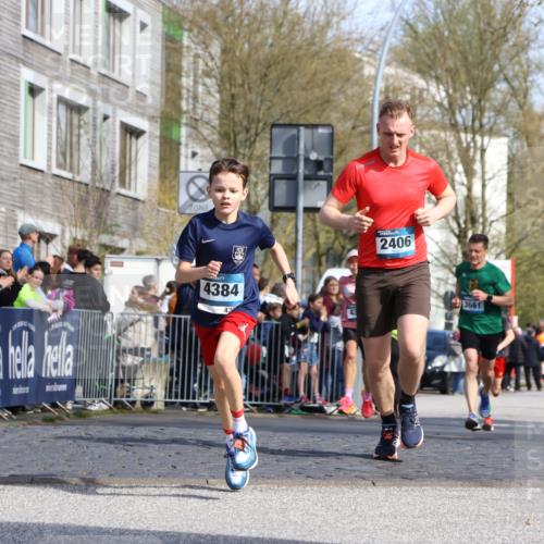 07.04.2024 - 43. Internationalen Wilhelmsburger Insellauf Strokosch-Dieckow http://msf.ph/oto/6047623 07.04.2024 11:20:33 Ziel 2406, 3661, 4049, 4311, 4339, 4384 meine-sportfotos.de