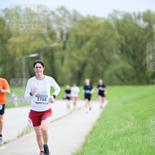 07.04.2024 - 43. Internationalen Wilhelmsburger Insellauf Dr. Thomas Lammeyer http://msf.ph/oto/6047653 07.04.2024 11:10:20 Laufen 3704 meine-sportfotos.de