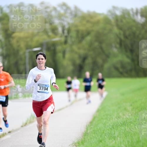 07.04.2024 - 43. Internationalen Wilhelmsburger Insellauf Dr. Thomas Lammeyer http://msf.ph/oto/6047655 07.04.2024 11:10:20 Laufen 3704 meine-sportfotos.de