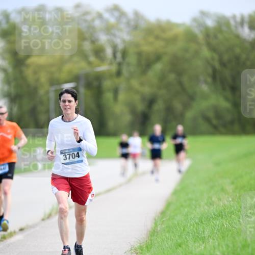 07.04.2024 - 43. Internationalen Wilhelmsburger Insellauf Dr. Thomas Lammeyer http://msf.ph/oto/6047660 07.04.2024 11:10:20 Laufen 3704 meine-sportfotos.de
