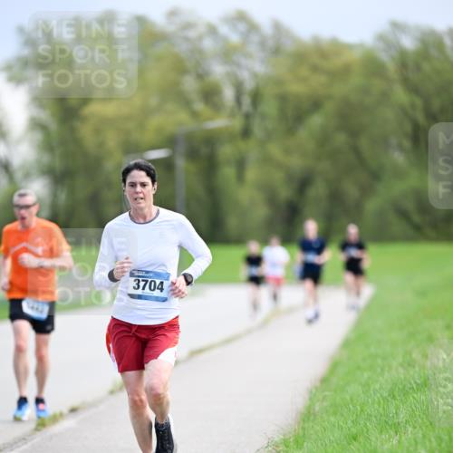 07.04.2024 - 43. Internationalen Wilhelmsburger Insellauf Dr. Thomas Lammeyer http://msf.ph/oto/6047666 07.04.2024 11:10:21 Laufen 3704 meine-sportfotos.de