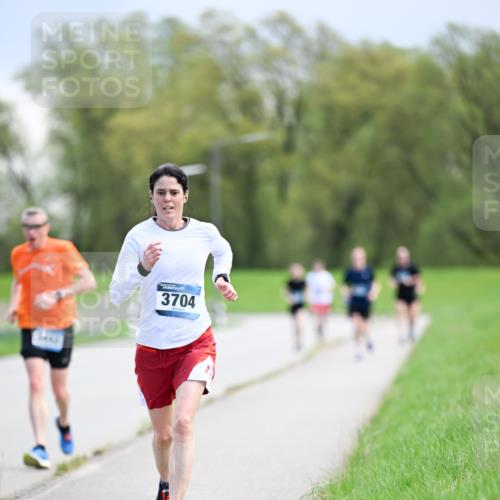 07.04.2024 - 43. Internationalen Wilhelmsburger Insellauf Dr. Thomas Lammeyer http://msf.ph/oto/6047668 07.04.2024 11:10:21 Laufen 3704 meine-sportfotos.de