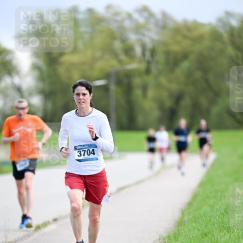 07.04.2024 - 43. Internationalen Wilhelmsburger Insellauf Dr. Thomas Lammeyer http://msf.ph/oto/6047673 07.04.2024 11:10:21 Laufen 3704 meine-sportfotos.de
