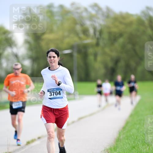 07.04.2024 - 43. Internationalen Wilhelmsburger Insellauf Dr. Thomas Lammeyer http://msf.ph/oto/6047675 07.04.2024 11:10:21 Laufen 3704 meine-sportfotos.de