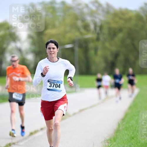 07.04.2024 - 43. Internationalen Wilhelmsburger Insellauf Dr. Thomas Lammeyer http://msf.ph/oto/6047680 07.04.2024 11:10:21 Laufen 3704 meine-sportfotos.de