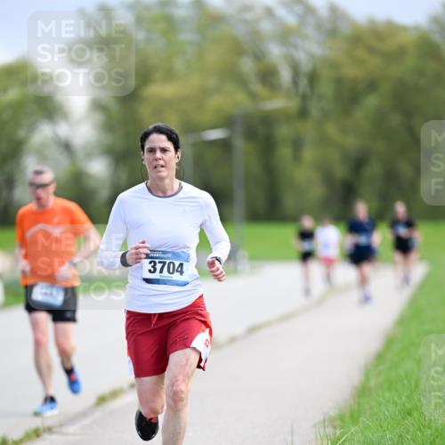 07.04.2024 - 43. Internationalen Wilhelmsburger Insellauf Dr. Thomas Lammeyer http://msf.ph/oto/6047683 07.04.2024 11:10:22 Laufen 3704 meine-sportfotos.de