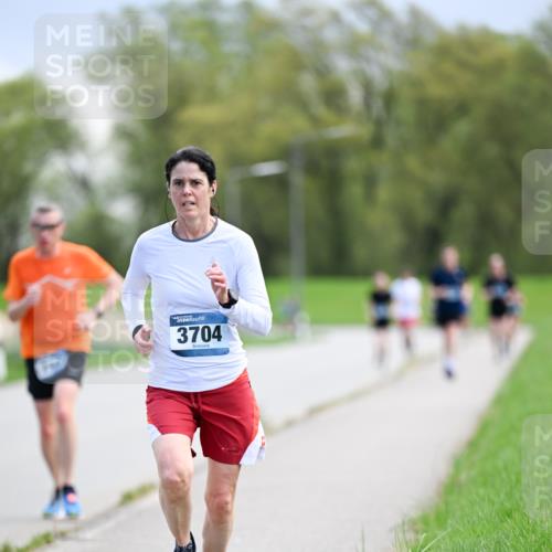 07.04.2024 - 43. Internationalen Wilhelmsburger Insellauf Dr. Thomas Lammeyer http://msf.ph/oto/6047685 07.04.2024 11:10:22 Laufen 3704 meine-sportfotos.de