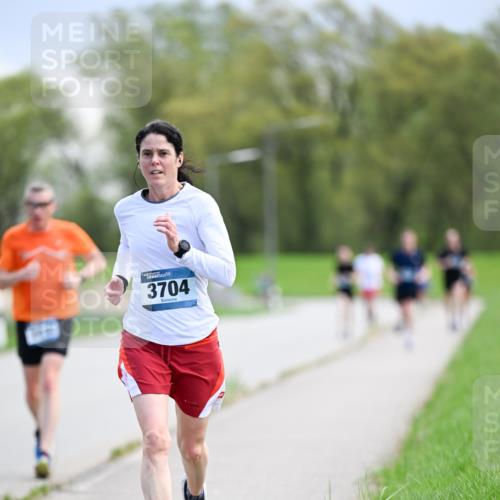 07.04.2024 - 43. Internationalen Wilhelmsburger Insellauf Dr. Thomas Lammeyer http://msf.ph/oto/6047687 07.04.2024 11:10:22 Laufen 3704 meine-sportfotos.de