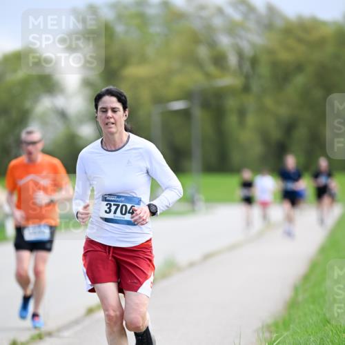 07.04.2024 - 43. Internationalen Wilhelmsburger Insellauf Dr. Thomas Lammeyer http://msf.ph/oto/6047690 07.04.2024 11:10:22 Laufen 3704 meine-sportfotos.de