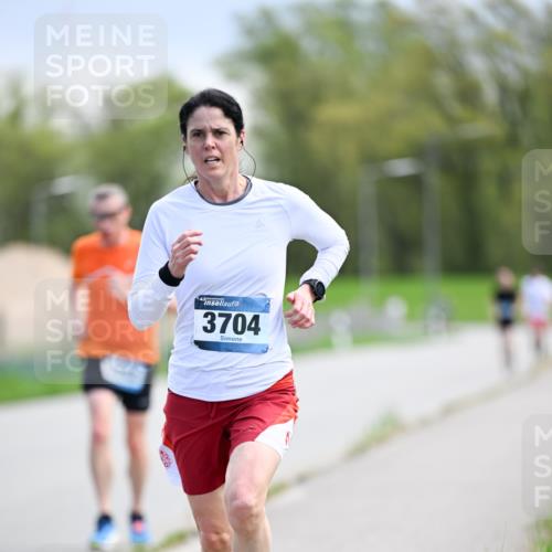 07.04.2024 - 43. Internationalen Wilhelmsburger Insellauf Dr. Thomas Lammeyer http://msf.ph/oto/6047706 07.04.2024 11:10:23 Laufen 3704 meine-sportfotos.de