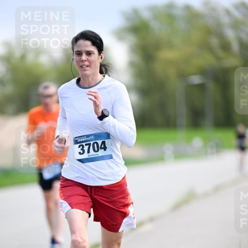 07.04.2024 - 43. Internationalen Wilhelmsburger Insellauf Dr. Thomas Lammeyer http://msf.ph/oto/6047713 07.04.2024 11:10:23 Laufen 3704 meine-sportfotos.de