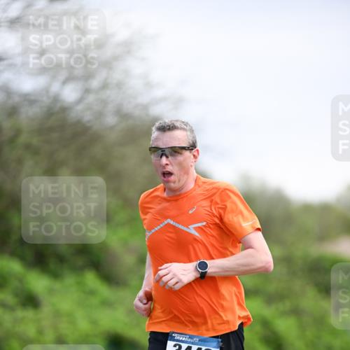 07.04.2024 - 43. Internationalen Wilhelmsburger Insellauf Dr. Thomas Lammeyer http://msf.ph/oto/6047715 07.04.2024 11:10:26 Laufen 43, 3442 meine-sportfotos.de