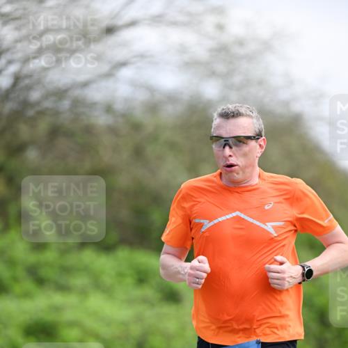 07.04.2024 - 43. Internationalen Wilhelmsburger Insellauf Dr. Thomas Lammeyer http://msf.ph/oto/6047721 07.04.2024 11:10:27 Laufen 3442 meine-sportfotos.de
