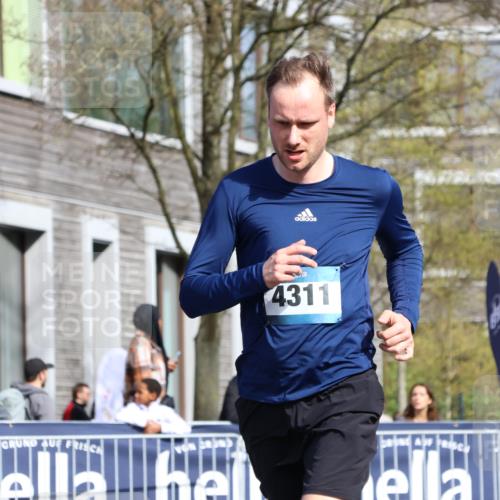 07.04.2024 - 43. Internationalen Wilhelmsburger Insellauf Strokosch-Dieckow http://msf.ph/oto/6047727 07.04.2024 11:20:26 Ziel 2406, 3150, 3496, 4311, 4384 meine-sportfotos.de
