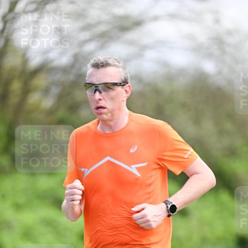 07.04.2024 - 43. Internationalen Wilhelmsburger Insellauf Dr. Thomas Lammeyer http://msf.ph/oto/6047731 07.04.2024 11:10:27 Laufen 3442 meine-sportfotos.de