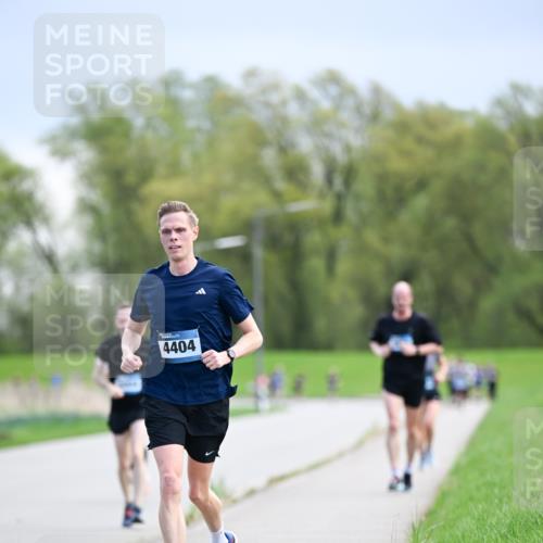 07.04.2024 - 43. Internationalen Wilhelmsburger Insellauf Dr. Thomas Lammeyer http://msf.ph/oto/6047733 07.04.2024 11:10:35 Laufen 4404 meine-sportfotos.de
