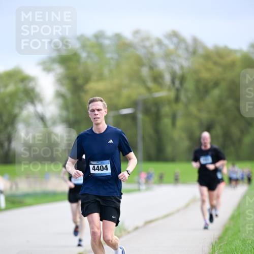 07.04.2024 - 43. Internationalen Wilhelmsburger Insellauf Dr. Thomas Lammeyer http://msf.ph/oto/6047736 07.04.2024 11:10:35 Laufen 4404 meine-sportfotos.de
