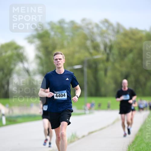 07.04.2024 - 43. Internationalen Wilhelmsburger Insellauf Dr. Thomas Lammeyer http://msf.ph/oto/6047739 07.04.2024 11:10:36 Laufen 4404 meine-sportfotos.de