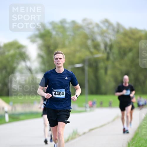 07.04.2024 - 43. Internationalen Wilhelmsburger Insellauf Dr. Thomas Lammeyer http://msf.ph/oto/6047741 07.04.2024 11:10:36 Laufen 4404 meine-sportfotos.de