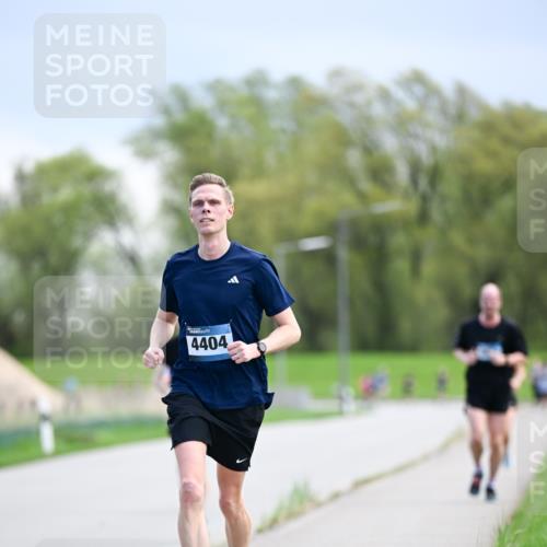 07.04.2024 - 43. Internationalen Wilhelmsburger Insellauf Dr. Thomas Lammeyer http://msf.ph/oto/6047747 07.04.2024 11:10:36 Laufen 4404 meine-sportfotos.de