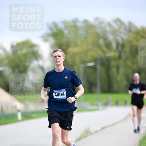 07.04.2024 - 43. Internationalen Wilhelmsburger Insellauf Dr. Thomas Lammeyer http://msf.ph/oto/6047749 07.04.2024 11:10:36 Laufen 4404 meine-sportfotos.de
