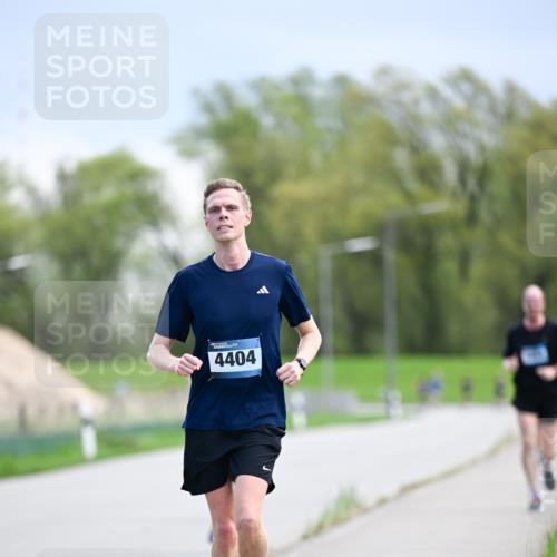 07.04.2024 - 43. Internationalen Wilhelmsburger Insellauf Dr. Thomas Lammeyer http://msf.ph/oto/6047752 07.04.2024 11:10:36 Laufen 4404 meine-sportfotos.de