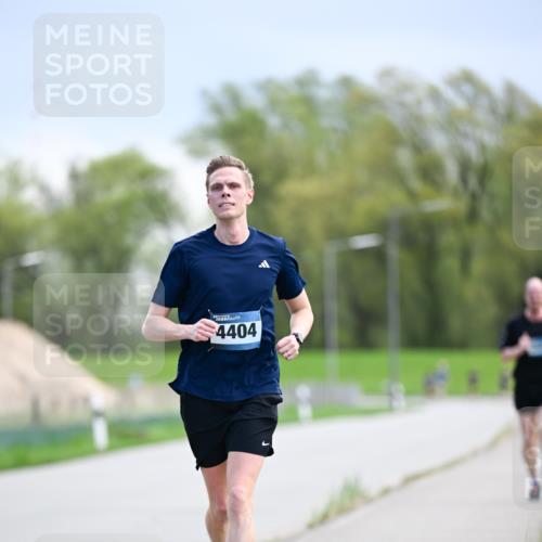 07.04.2024 - 43. Internationalen Wilhelmsburger Insellauf Dr. Thomas Lammeyer http://msf.ph/oto/6047755 07.04.2024 11:10:36 Laufen 4404 meine-sportfotos.de