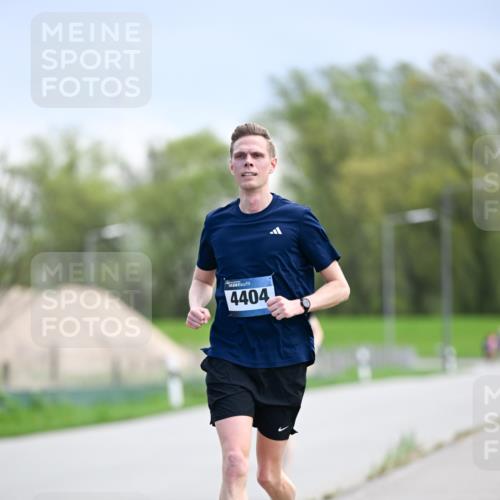 07.04.2024 - 43. Internationalen Wilhelmsburger Insellauf Dr. Thomas Lammeyer http://msf.ph/oto/6047762 07.04.2024 11:10:37 Laufen 4404 meine-sportfotos.de