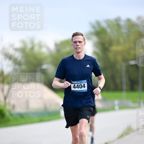 07.04.2024 - 43. Internationalen Wilhelmsburger Insellauf Dr. Thomas Lammeyer http://msf.ph/oto/6047767 07.04.2024 11:10:37 Laufen 4404 meine-sportfotos.de
