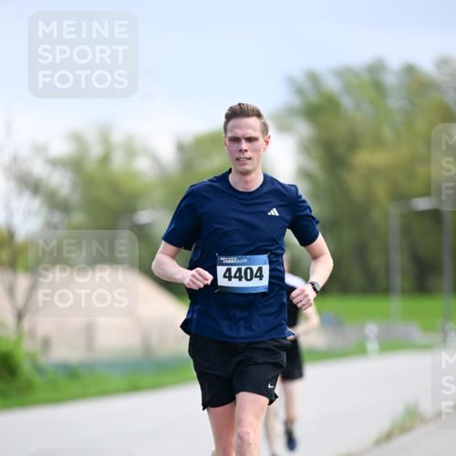 07.04.2024 - 43. Internationalen Wilhelmsburger Insellauf Dr. Thomas Lammeyer http://msf.ph/oto/6047769 07.04.2024 11:10:37 Laufen 4404 meine-sportfotos.de