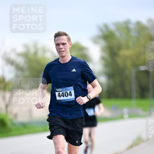 07.04.2024 - 43. Internationalen Wilhelmsburger Insellauf Dr. Thomas Lammeyer http://msf.ph/oto/6047777 07.04.2024 11:10:38 Laufen 4404 meine-sportfotos.de