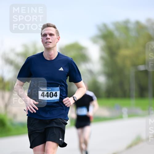 07.04.2024 - 43. Internationalen Wilhelmsburger Insellauf Dr. Thomas Lammeyer http://msf.ph/oto/6047785 07.04.2024 11:10:38 Laufen 4404 meine-sportfotos.de