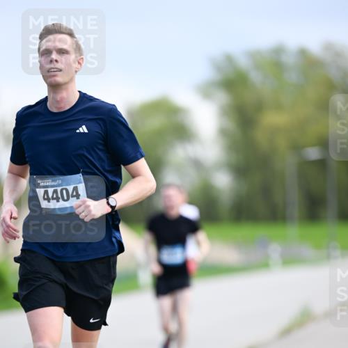 07.04.2024 - 43. Internationalen Wilhelmsburger Insellauf Dr. Thomas Lammeyer http://msf.ph/oto/6047789 07.04.2024 11:10:38 Laufen 4404 meine-sportfotos.de