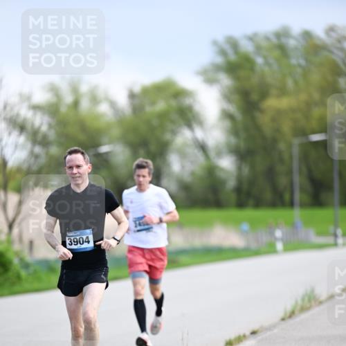 07.04.2024 - 43. Internationalen Wilhelmsburger Insellauf Dr. Thomas Lammeyer http://msf.ph/oto/6047809 07.04.2024 11:10:40 Laufen 3904 meine-sportfotos.de