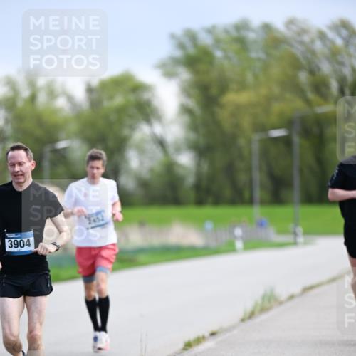 07.04.2024 - 43. Internationalen Wilhelmsburger Insellauf Dr. Thomas Lammeyer http://msf.ph/oto/6047813 07.04.2024 11:10:40 Laufen 3904 meine-sportfotos.de