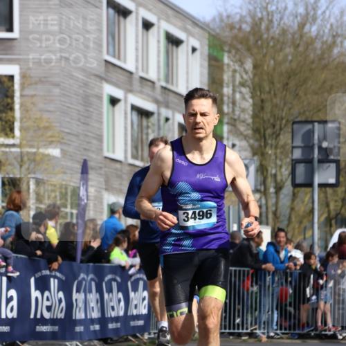 07.04.2024 - 43. Internationalen Wilhelmsburger Insellauf Strokosch-Dieckow http://msf.ph/oto/6047816 07.04.2024 11:20:22 Ziel 3150, 3496, 4311 meine-sportfotos.de