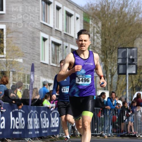07.04.2024 - 43. Internationalen Wilhelmsburger Insellauf Strokosch-Dieckow http://msf.ph/oto/6047824 07.04.2024 11:20:22 Ziel 3150, 3496, 4311 meine-sportfotos.de