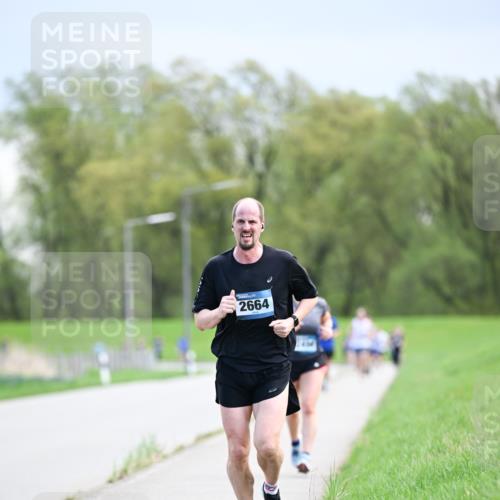 07.04.2024 - 43. Internationalen Wilhelmsburger Insellauf Dr. Thomas Lammeyer http://msf.ph/oto/6047831 07.04.2024 11:10:42 Laufen 2664 meine-sportfotos.de