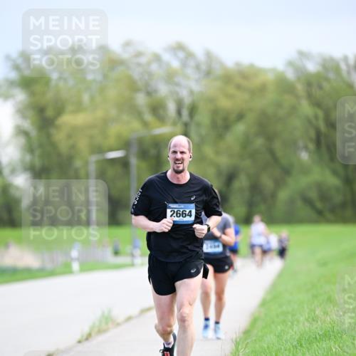 07.04.2024 - 43. Internationalen Wilhelmsburger Insellauf Dr. Thomas Lammeyer http://msf.ph/oto/6047835 07.04.2024 11:10:42 Laufen 2664 meine-sportfotos.de
