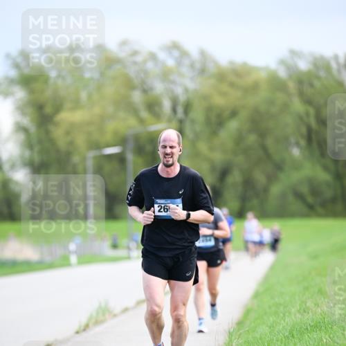 07.04.2024 - 43. Internationalen Wilhelmsburger Insellauf Dr. Thomas Lammeyer http://msf.ph/oto/6047837 07.04.2024 11:10:42 Laufen 266, 454 meine-sportfotos.de